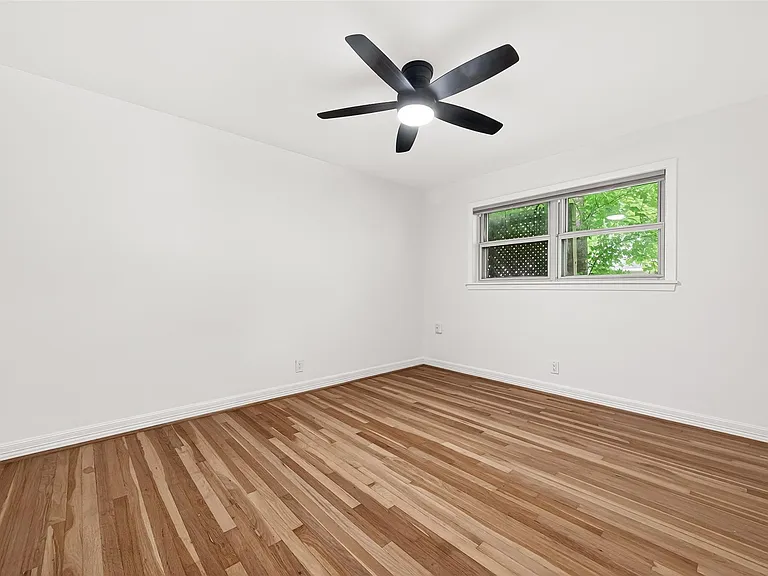 5422 Hummingbird St — Photo 32