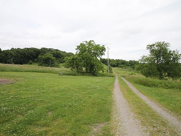 3rd image of 424 Old Route 66