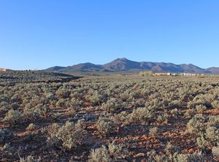 63 Baird Dr, Ranchos De Taos, NM 87557