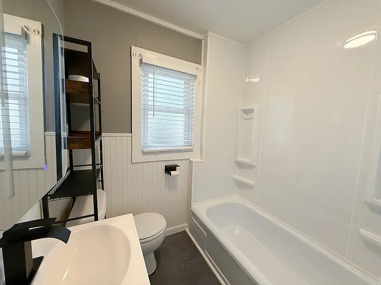 4936 University Ln — Photo 6