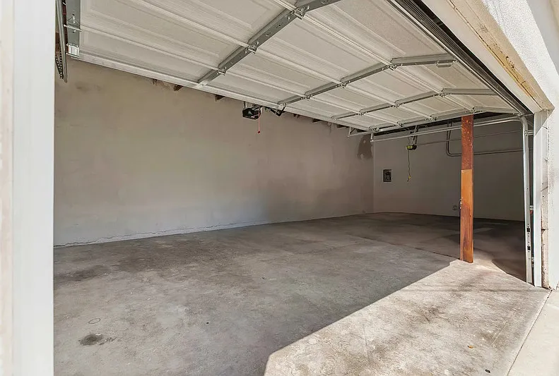1 bed, 1.0 bath, 650 sqft, $2,000 — Photo 1