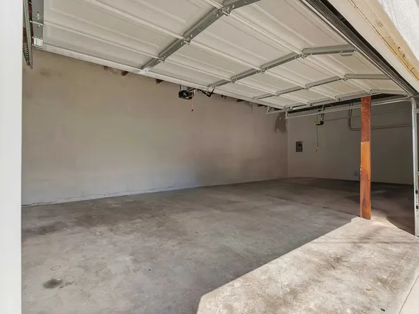 1902 N Hollywood Way, Burbank, CA 91505