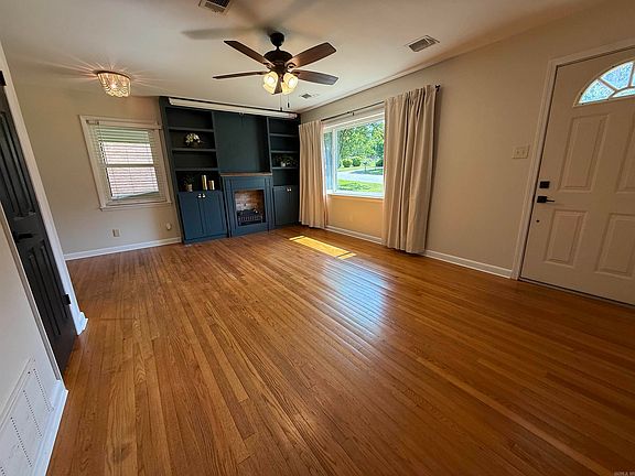 5th image of 50 Wesley Dr