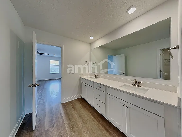 890 Heritage Blvd — Photo 11