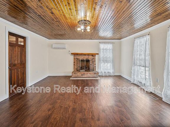 3rd image of 1340 Donelson Pkwy