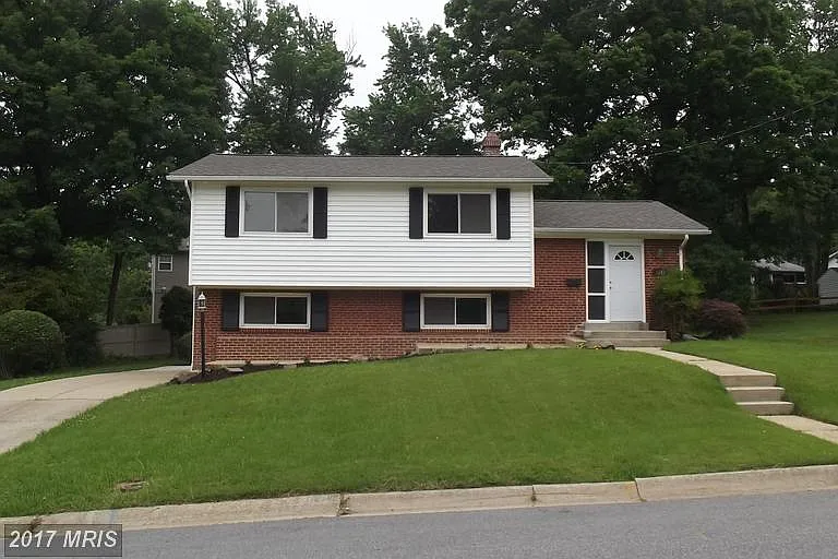7609 Wellesley Dr photo 1