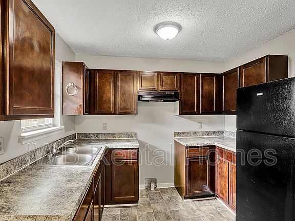2nd image of 2051 Yulee St