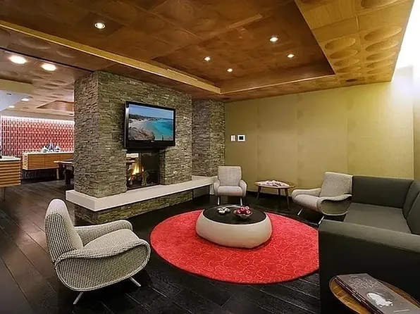 99 John Street image 13 of 13