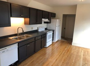 60 Belknap St, Dover, NH 03820