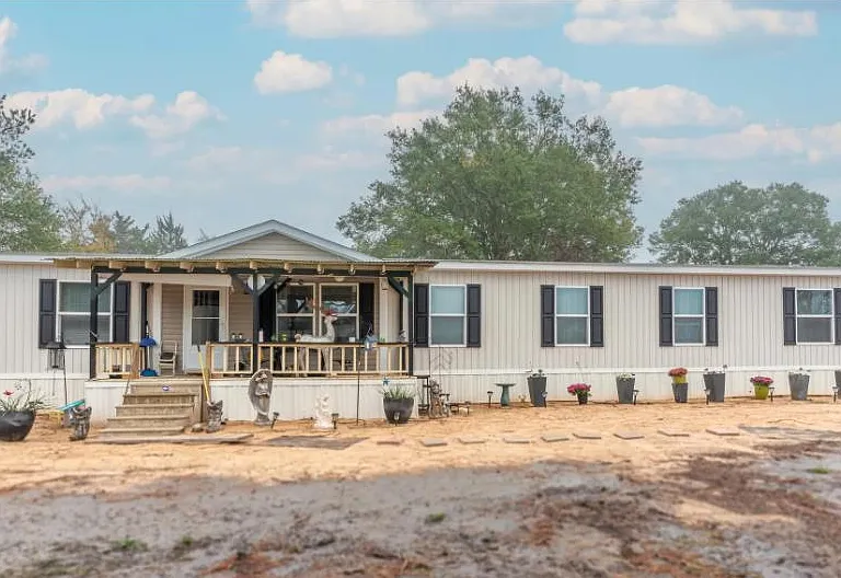 1004 County Road 2140 — Photo 1
