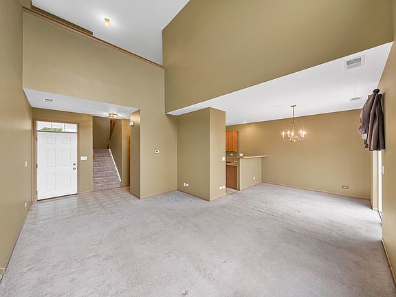 3rd image of 526 Majestic Ln #526