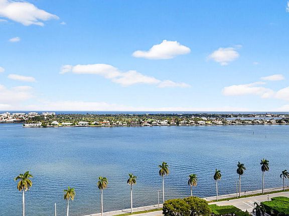 4th image of 1701 S Flagler Drive #1809