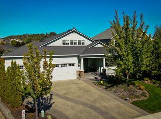 1049 Pumpkin Ridge Dr, Eagle Pt, OR 97524