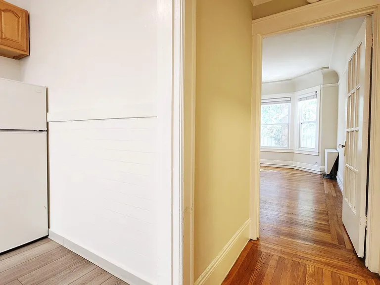 305 Franklin St — Photo 9