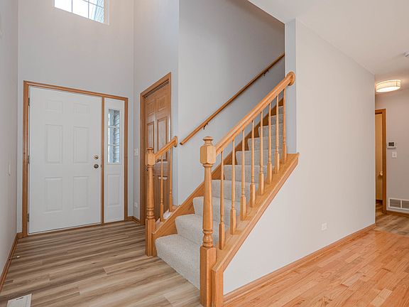 2nd image of 2487 Amber Ln