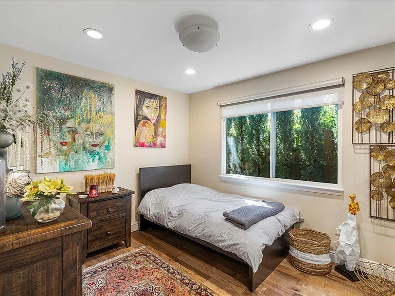 1055 W McKinley Ave — Photo 16