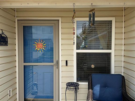 3rd image of 409 Calla Lily Ln