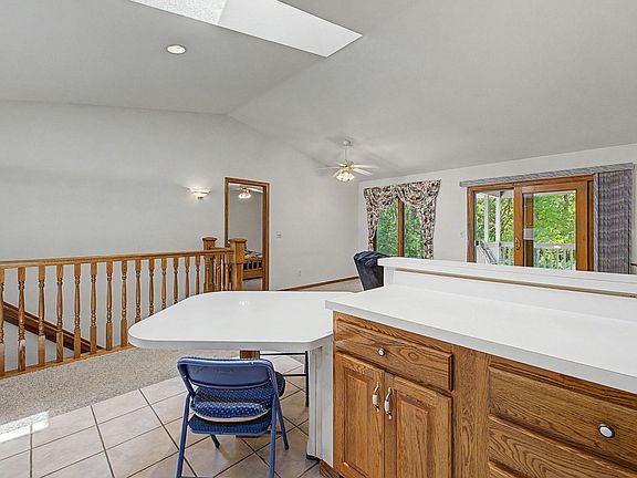 4th image of 813 Shadow Bluff Dr