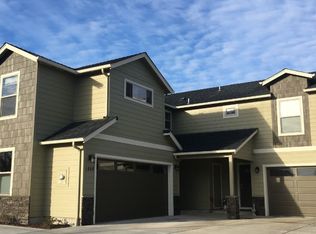 1480 Clearsprings Dr, Medford, OR 97501