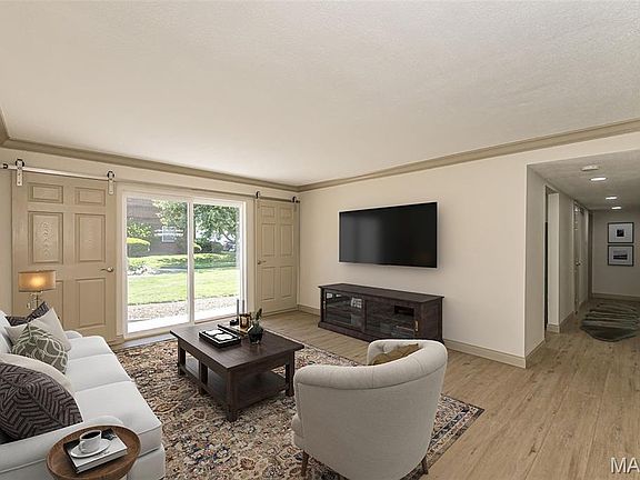 4th image of 10315 Forest Brook Ln APT A