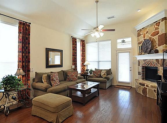 3rd image of 2801 Kirkwood Dr