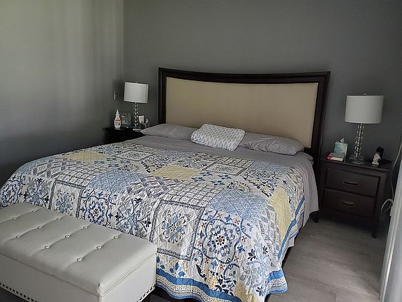 king size bed