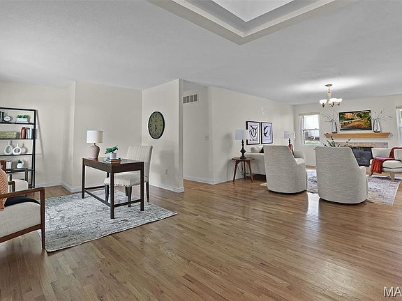 3rd image of 12925 Weatherfield Dr