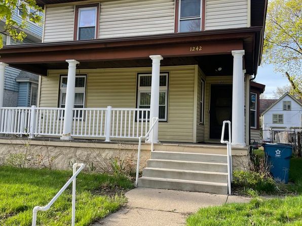 1242 Wealthy St SE