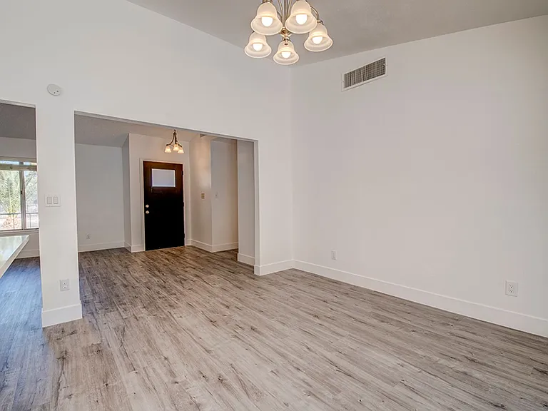 5461 Palmyra Ave — Photo 18