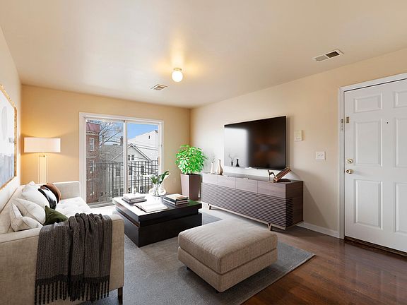 3rd image of 62 11th Ave W #2