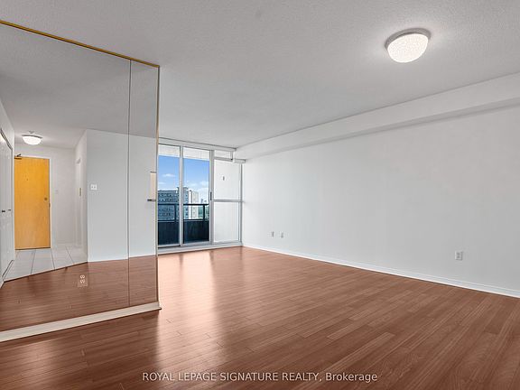 4th image of 11 Townsgate Dr #1410