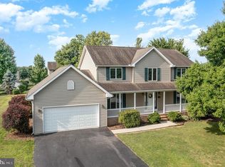 17 E Eppley Dr, Carlisle, PA 17015