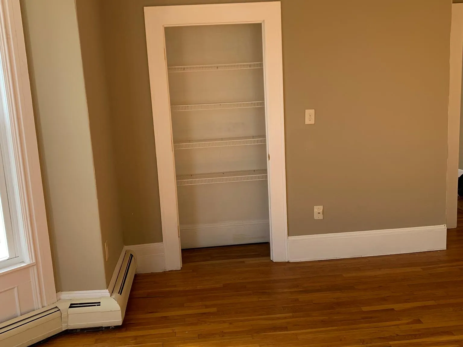 91 Ash St — Photo 2