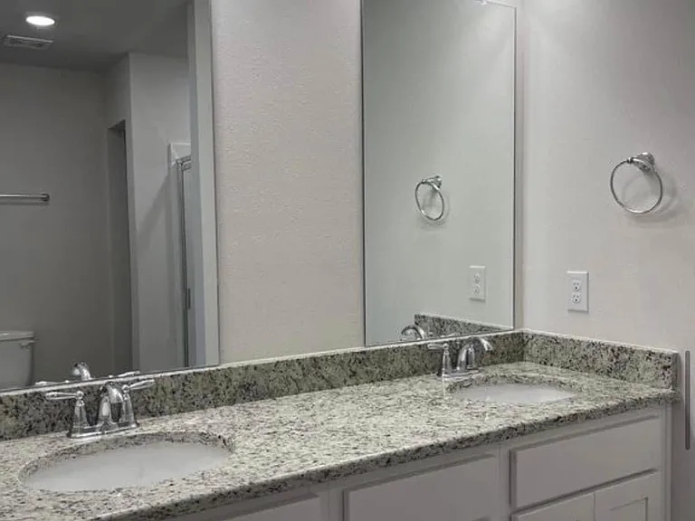 1630 Iroquois Ct — Photo 3