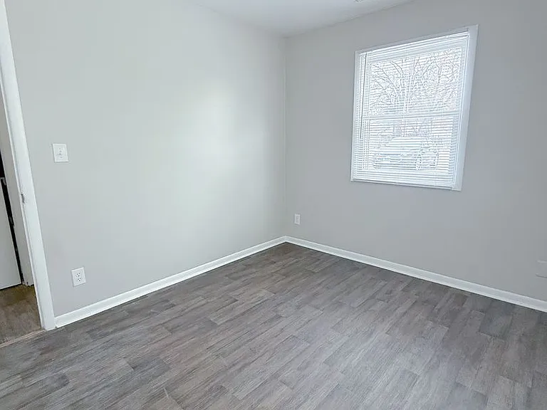 1707 Madison St — Photo 8