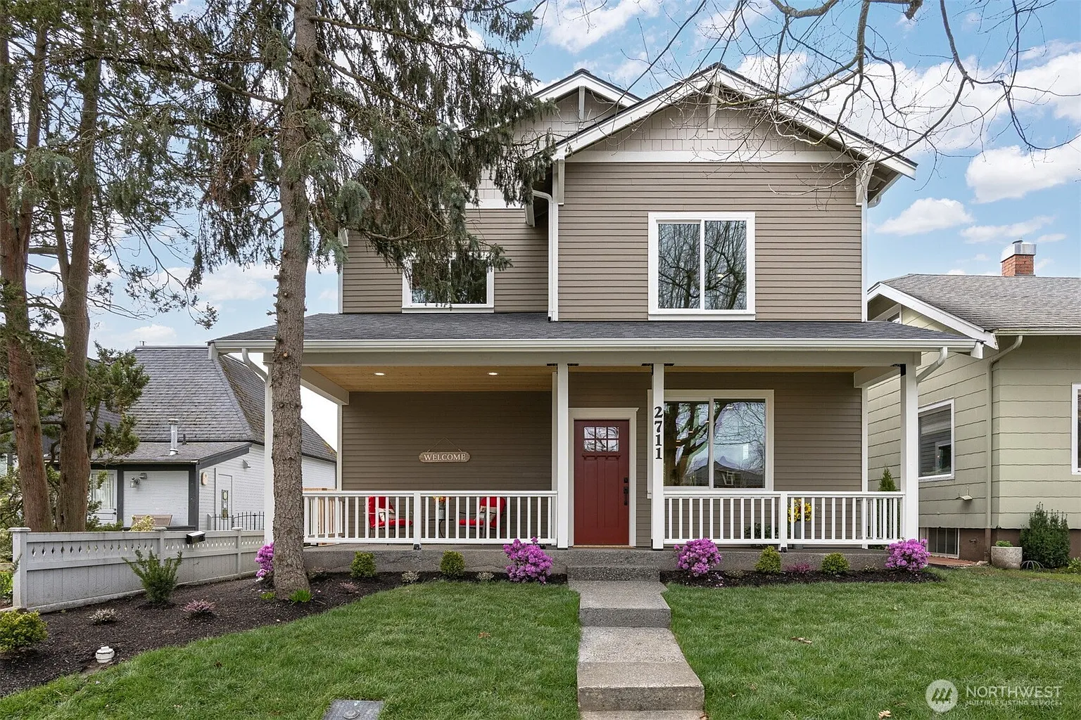 2711 James Street photo 1