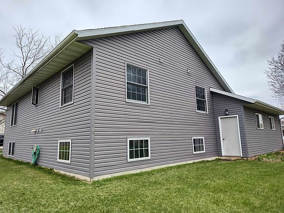 2nd image of 105 Wildwood Ct