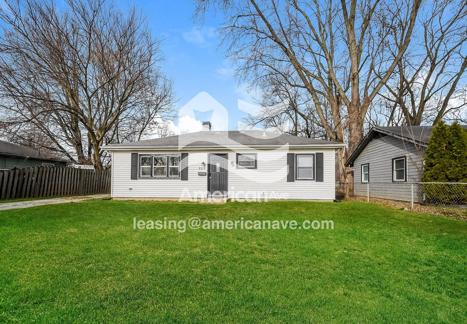 3 bed, 1.0 bath, 915 sqft, $1,408 — Photo 1