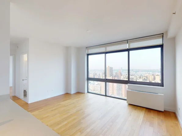 808 Columbus Avenue image 3 of 9