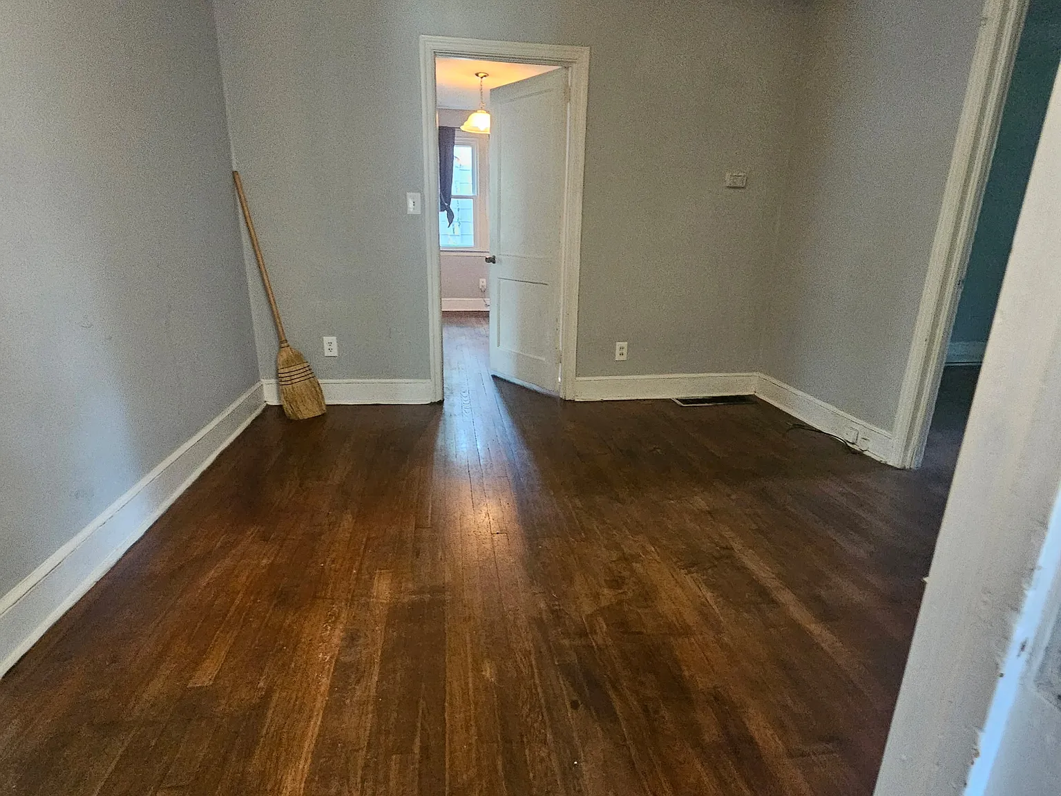 3 bed, 1188 sqft, $1,600 — Photo 2
