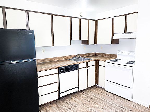 2nd image of 1800 Alabama St Unit 27