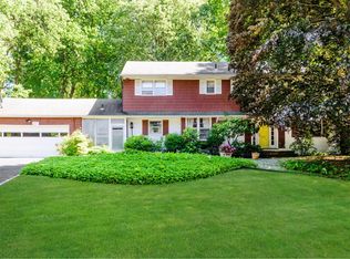 165 Birch Dr, Roslyn, NY 11576