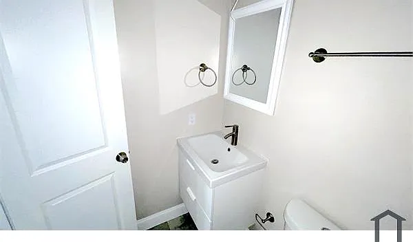 155 Todd Pl NE — Photo 3