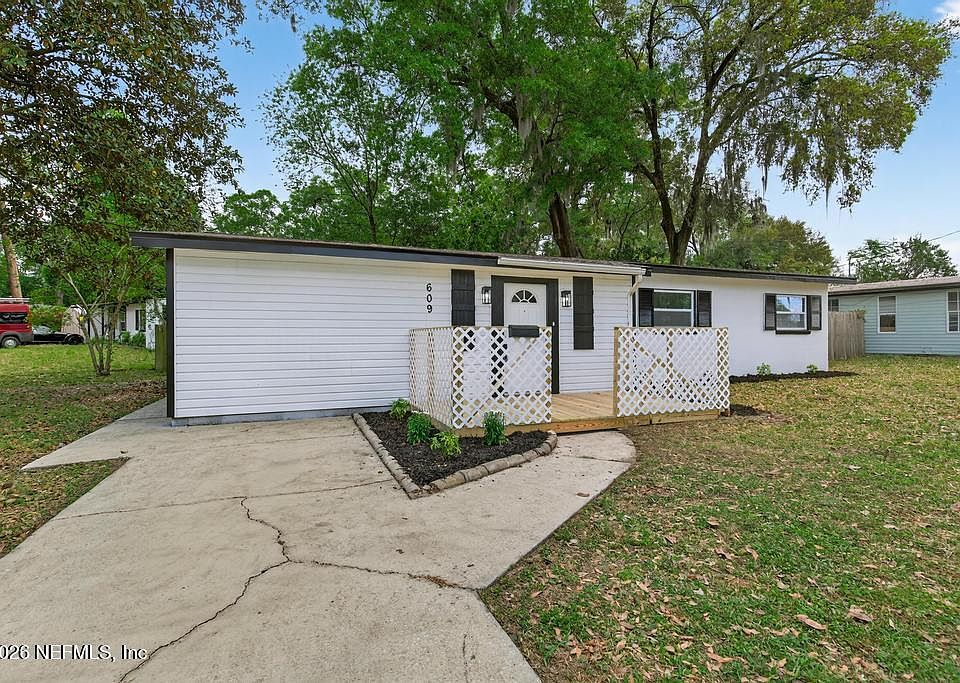 1st image of 609 WREN Road