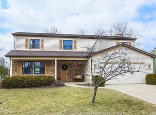 2413 Newport Dr, Naperville, IL
