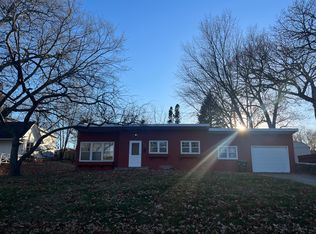 124 Maple St, Excelsior, MN 55331