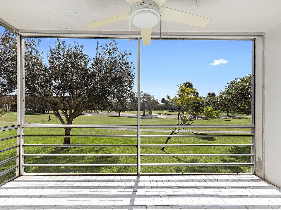 1st image of 3800 Oaks Clubhouse Drive #202