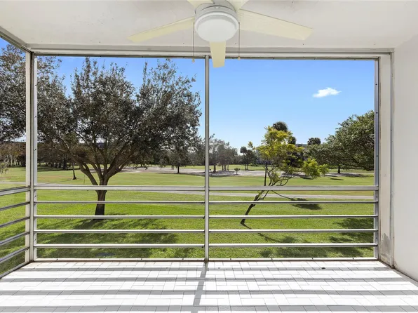 3800 Oaks Clubhouse Drive #202, Pompano Beach, FL 33069
