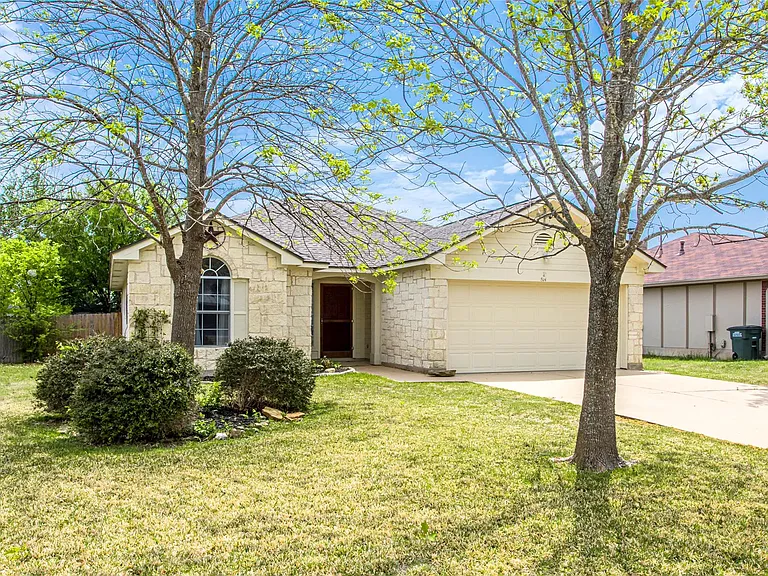814 Lantana Ln — Photo 1