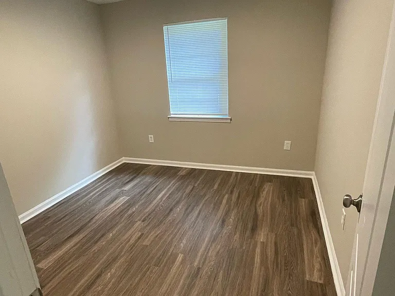3665 Royal Wood Dr — Photo 9